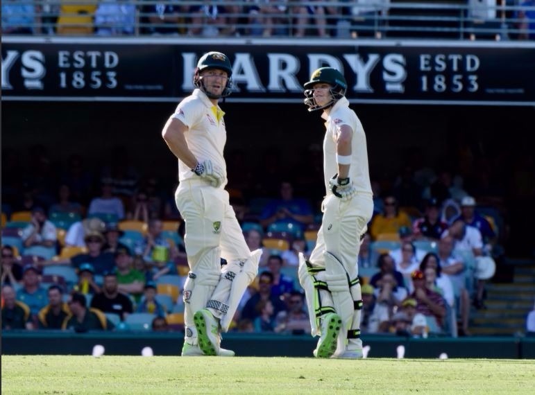 ashes england vs australia 1st test brisbane day 2 steve smith fights for australia after top order collapse Smith fights for Australia after top order collapse