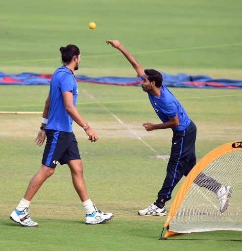 India likely to field three seamers, toss-up between Bhuvi and Ishant