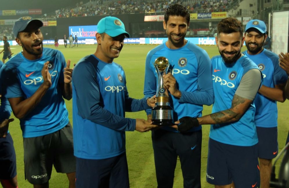 Nehra did not pick up a wicket in his 4-over spell but was very much the centre of attraction during India’s fielding. (Photo: BCCI)