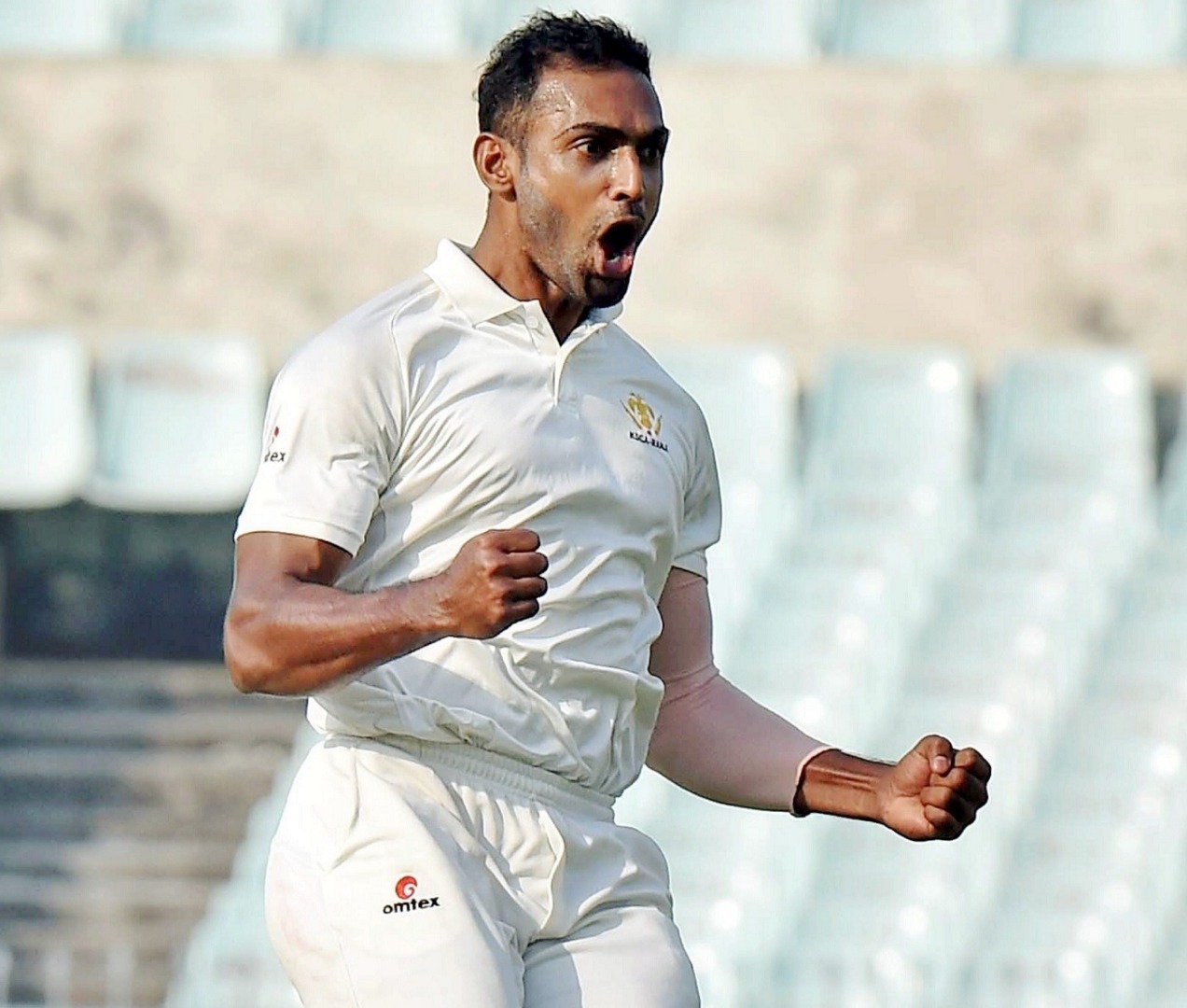 mithuns five for bowls out vidarbha for 185 in Mithun's five-for bowls out Vidarbha for 185 in 13-wicket day
