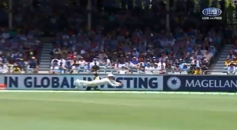 watch super sub handscomb grabs a breathtaking catch WATCH: Super-sub Handscomb grabs a breathtaking catch