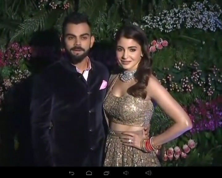 Virat Anushka grab eyeballs in their grand reception at Mumbai