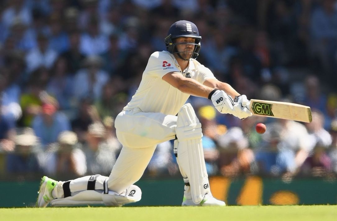 Malan's maiden ton gives momentum to England