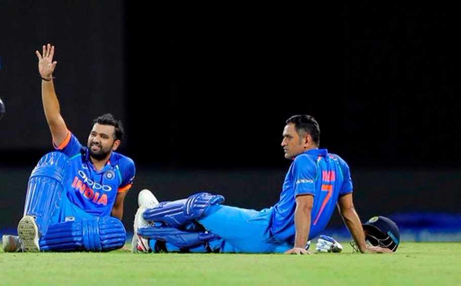 Rohit backs Dhoni's place in limited overs side