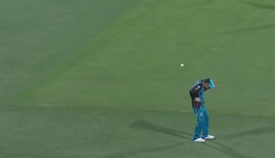 Brendon McCullum hilariously gets hit by ball on head while fielding in BBL match