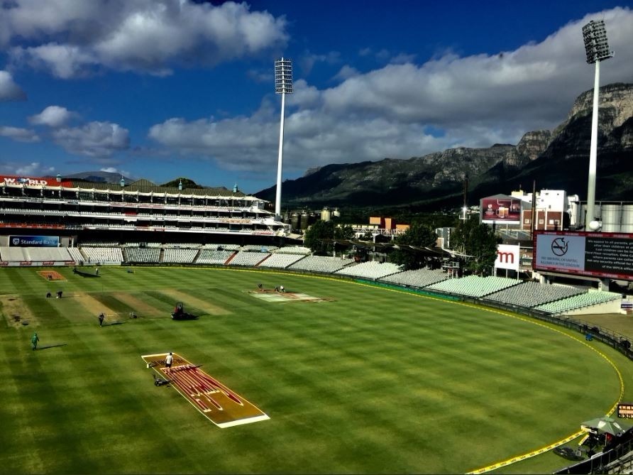 Bright sunshine promises full day's play in Cape Town