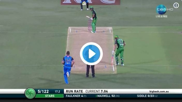 bbl watch maxwell invents new shot plays standing reverse sweep to peter siddle WATCH: Maxwell invents new shot, plays standing reverse sweep to Peter Siddle