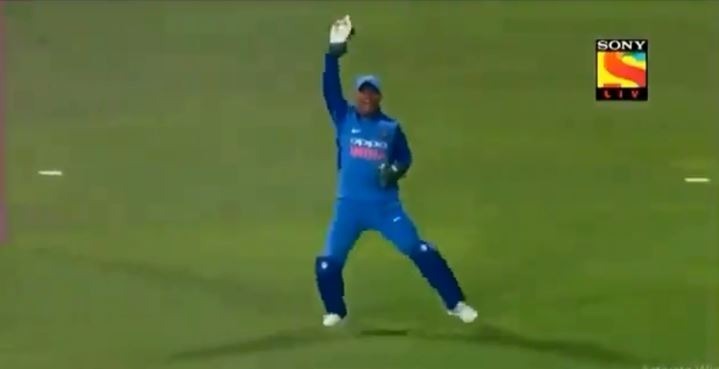 watch dhoni review system strikes again WATCH: ‘Dhoni Review System’ saves India a review