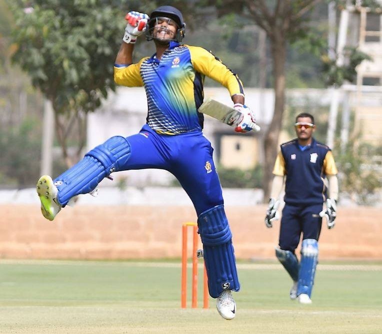 Agarwal, Samarth guide Karnataka to semis of Vijay Hazare