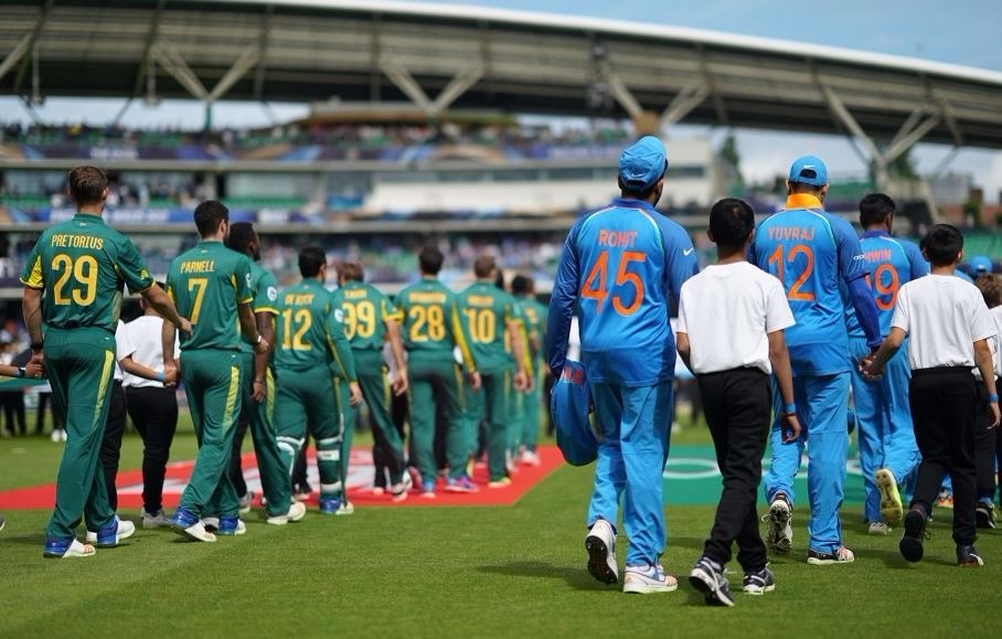 South Africa opt to bat first in series opener