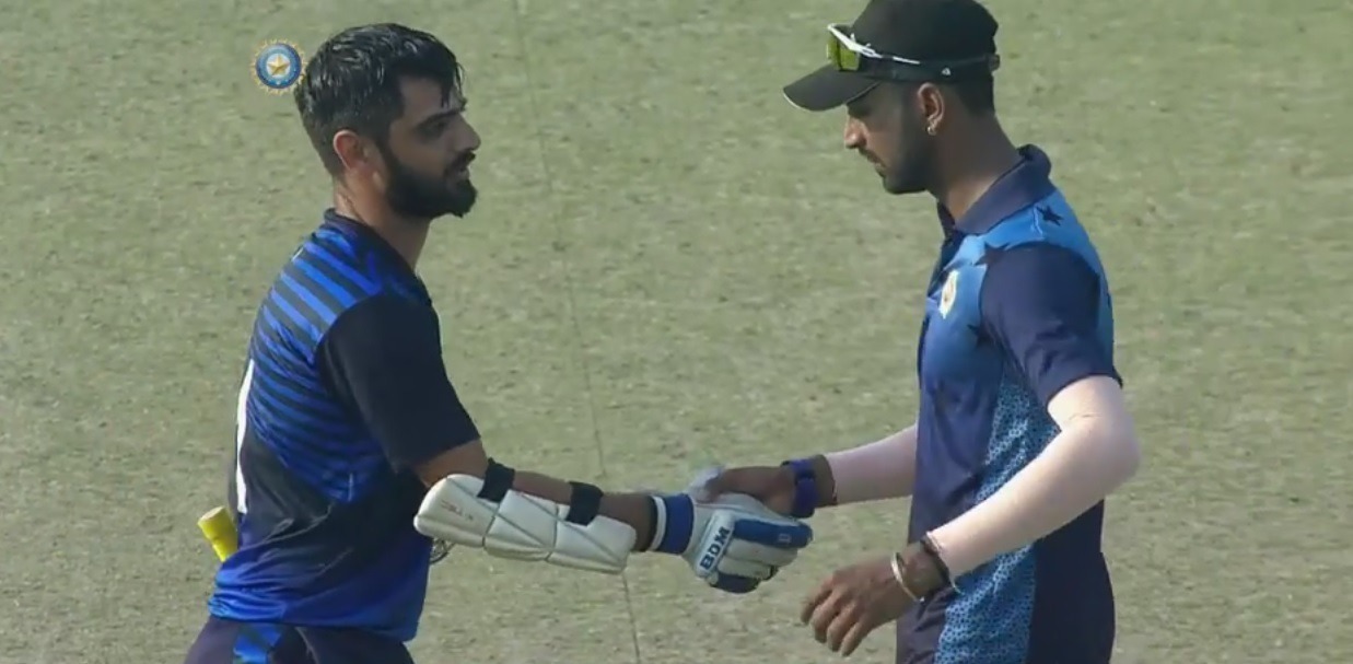 Saurashtra beat Baroda by 3 wkts to enter Hazare semis