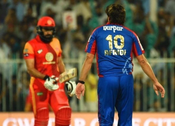 Misbah doubtful for qualifier clash against Karachi Kings