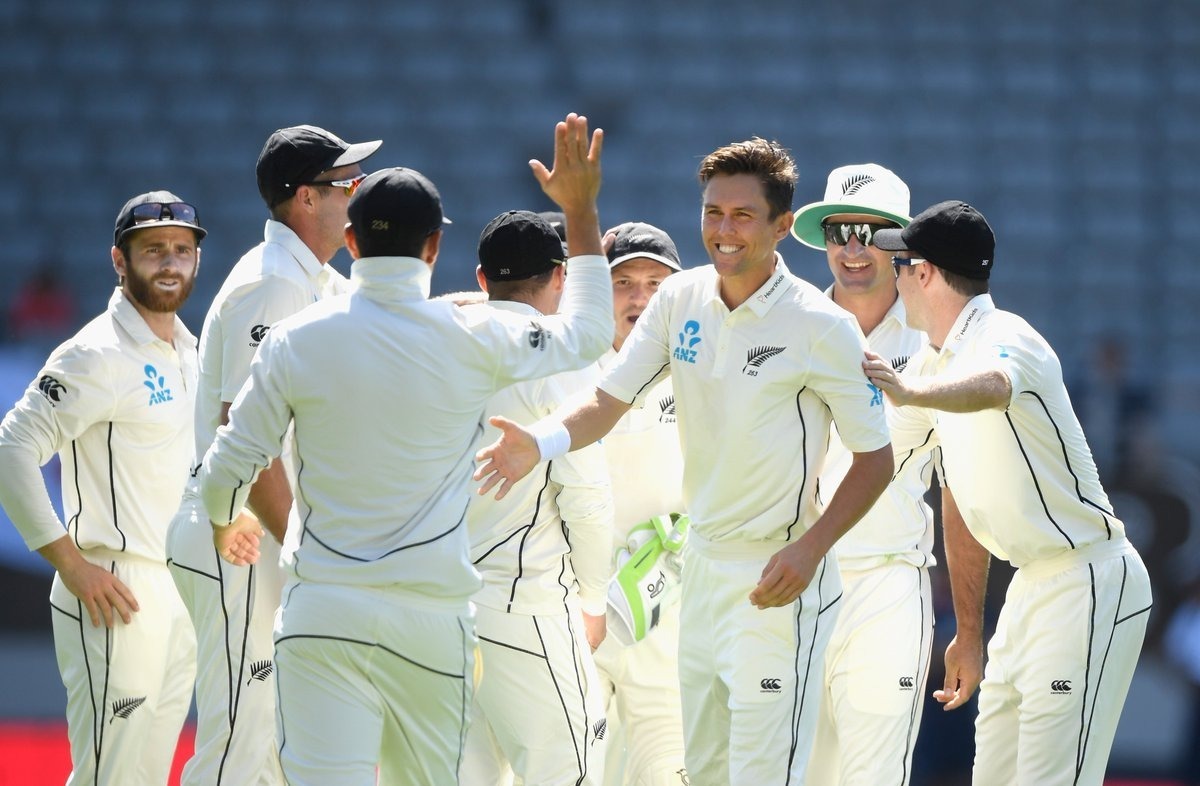 Boult and Williamson rout England on Day 1
