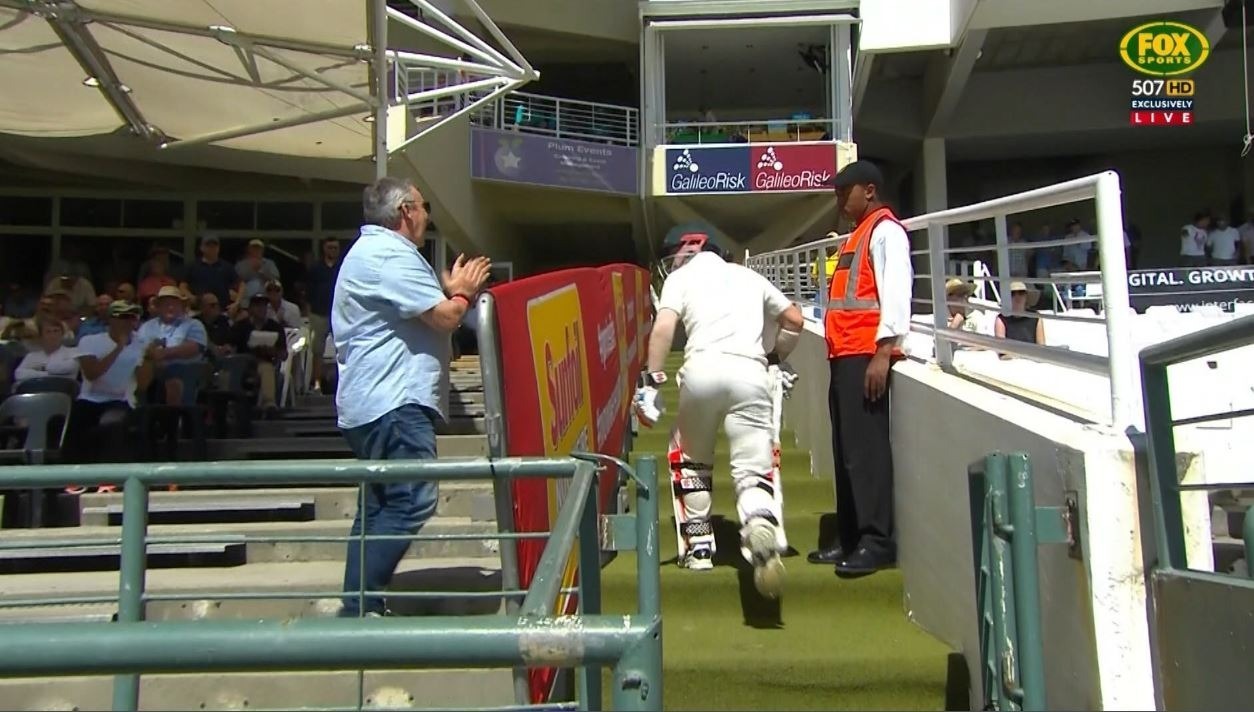 when players stop a spectator starts sledging When players stop, a spectator starts sledging