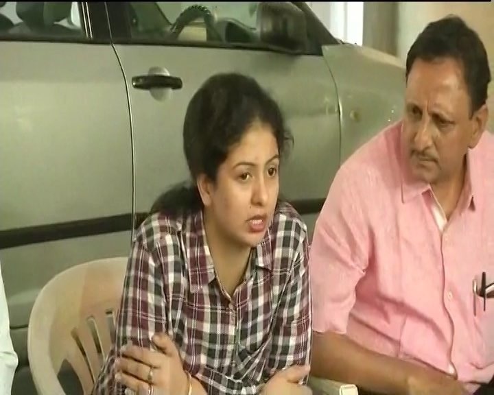 Shami's wife submits documents of her complaint to CoA chief Vinod Rai