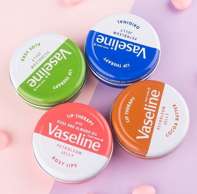  Sweat, the other component apart from saliva also plays a crucial role in the art of ball making. ‘Vaseline’ and ‘Lip balms’ take centre stage, replacing mints and lollies. But here again they are only catalysts, players cannot directly apply Vaseline on the ball to make it shine. (Credit: @moonshop90)