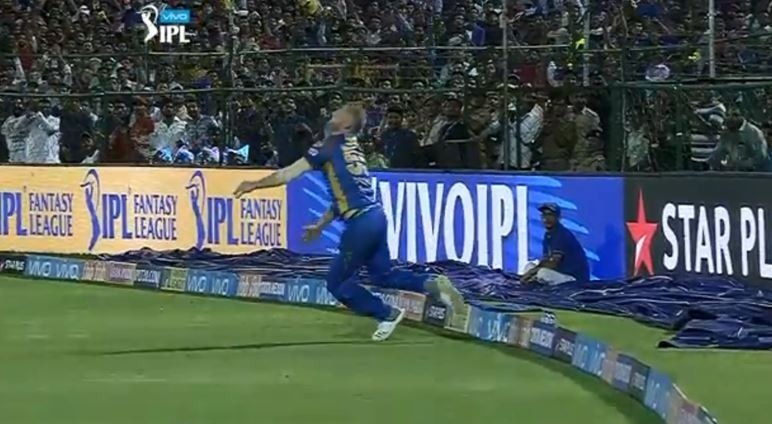 watch stokes takes sensational boundary catch against kkr WATCH: Stokes takes sensational boundary catch against KKR