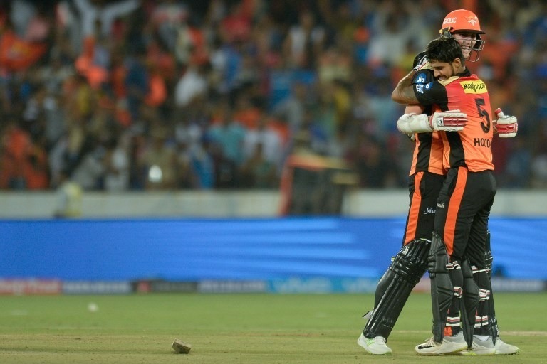 Stanlake hits first boundary of his career to squeeze Hyderabad to victory