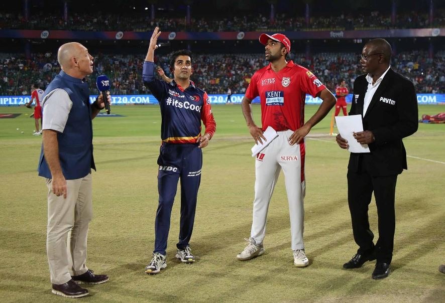 The stylish left-hander forgot his team during toss time. Certainly not an eyebrow raising incident in IPL as captains quite often forget their overseas players. But the seasoned campaigner, Gambhir mentioned only two changes at toss-time when there were actually as many as five changes in the Daredevils team.
