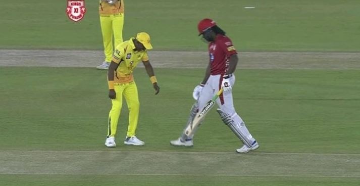 Dwayne Bravo, was seen tying the show laces of Gayle before the first ball of the match.