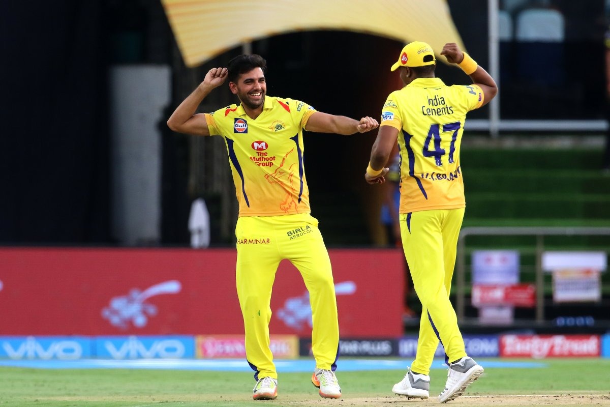 stephen sir promoted me to one down and I scored a fifty says CSK bowler deepak chahar Deepak Chahar: అతడు వన్‌డౌన్‌కు ప్రమోట్‌ చేయడంతో అర్ధశతకం బాదేశాను.. ధోనీది సాయం చేసే గుణం