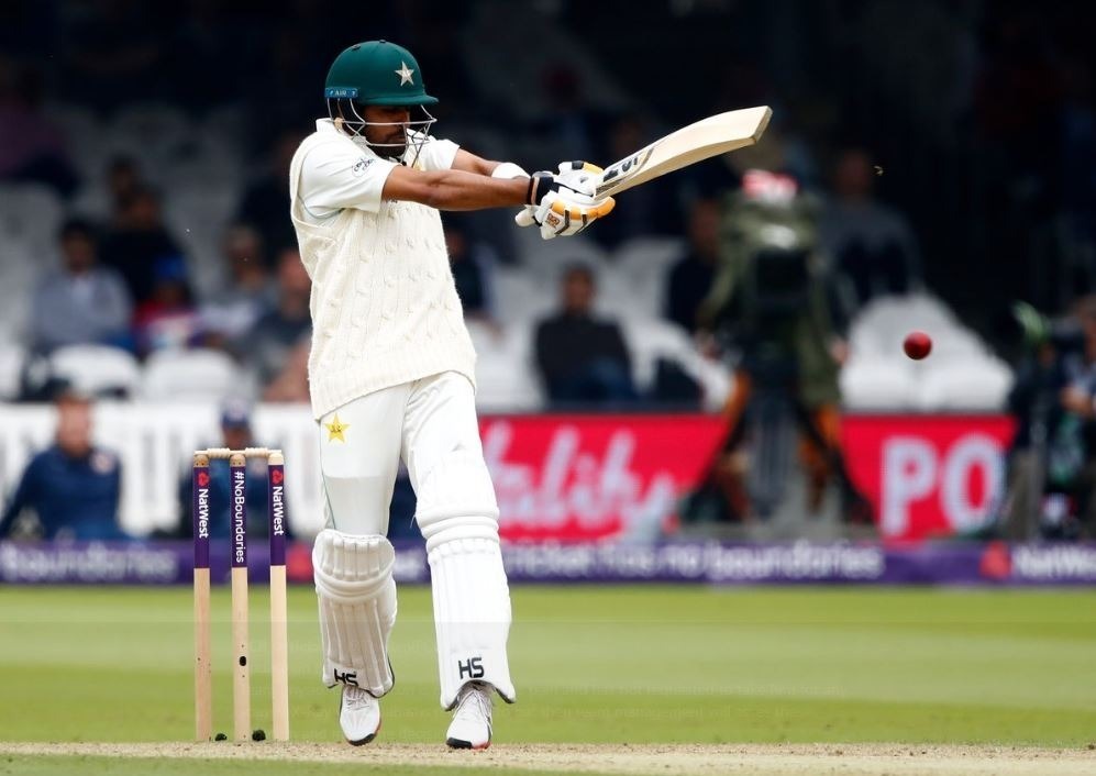 Collective batting puts Pakistan on top