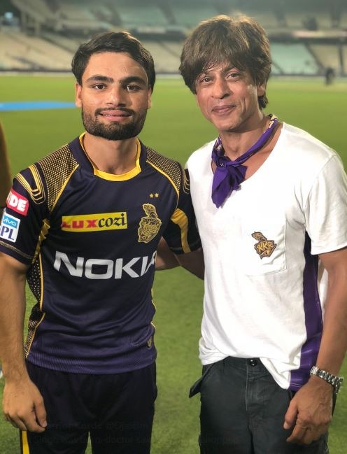 IPL 2022: जब KKR के खिलाड़ी नीतीश राणा ने देखा रिंकू सिंह का हाथ, लिखी थी ये बात, देखें वीडियो