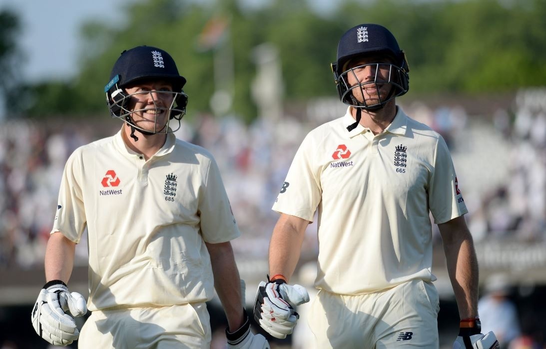 Buttler, Bess avoid innings defeat, give England hope of a miracle