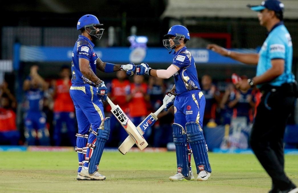 Mumbai Indians thump KXIP by 6 wickets in do-or-die encounter