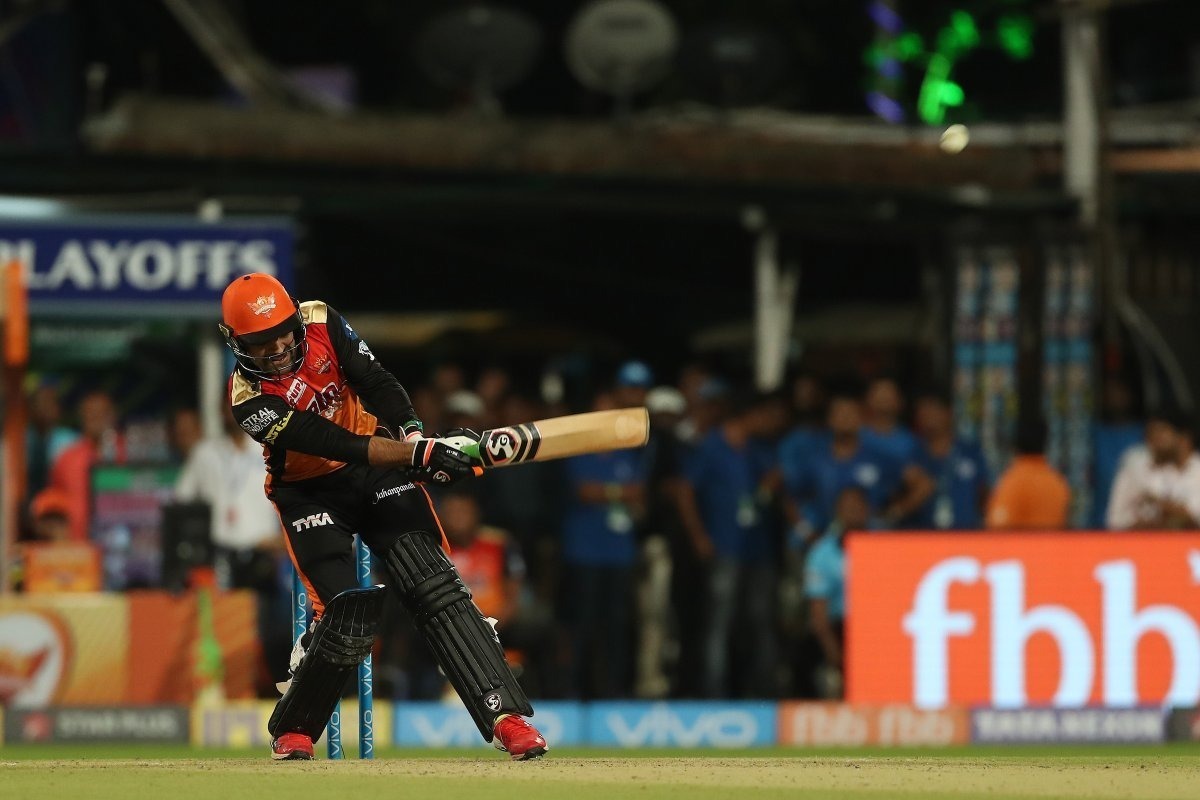 kolkata knight riders decide to chase in qualifier ii Rashid Khan's late exploits power SRH to 174/7 in Qualifier 2