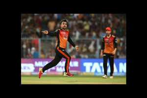 Can Rashid Khan stop MS Dhoni from lifting third IPL title?
