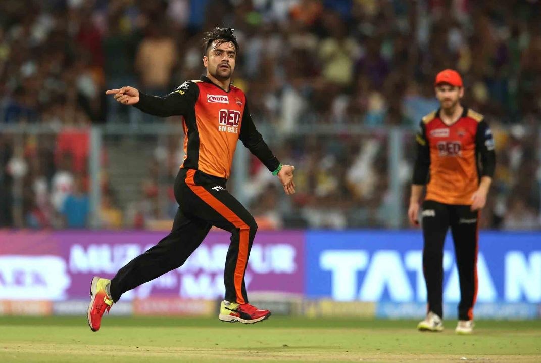 IPL 2021: SRH captain warner and williamson observe fast on ramadan, rashid posts video of iftari IPL 2021:  SRH के कप्तान वॉर्नर और विलियमसन ने भी रखा रोजा, राशिद ने पोस्ट किया इफ्तारी का वीडियो