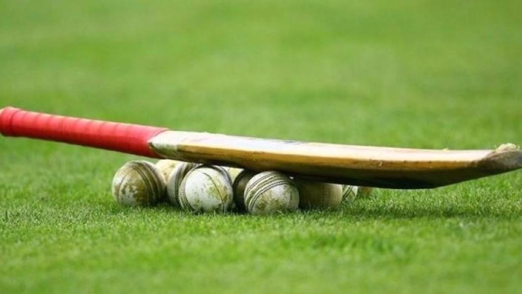 This new format will have 100 balls per innings. The major difference will be in terms of the overs bowled, which will consist of 15 traditional six-ball overs and a single 10-ball over to complete each innings. Thus, each match will be rendered 40 balls shorter than a T20 and the action will be effectively cut to around two and a half hours. 