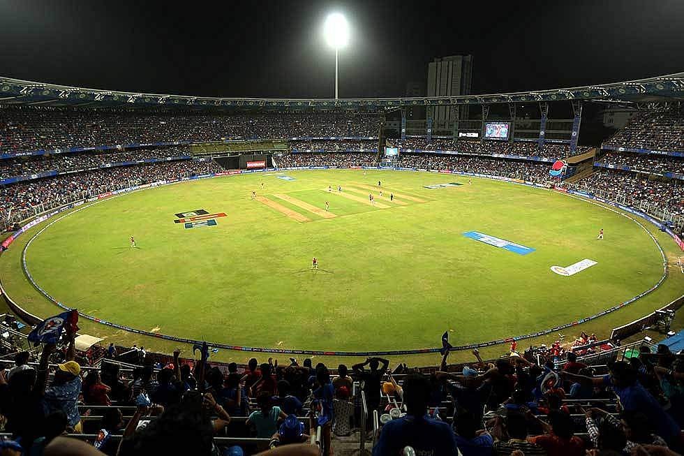 IPL 2021 | आयपीएलच्या 13 वर्षाच्या इतिहासात वानखेडे स्टेडियमवर घडला असाही अनोखा विक्रम..