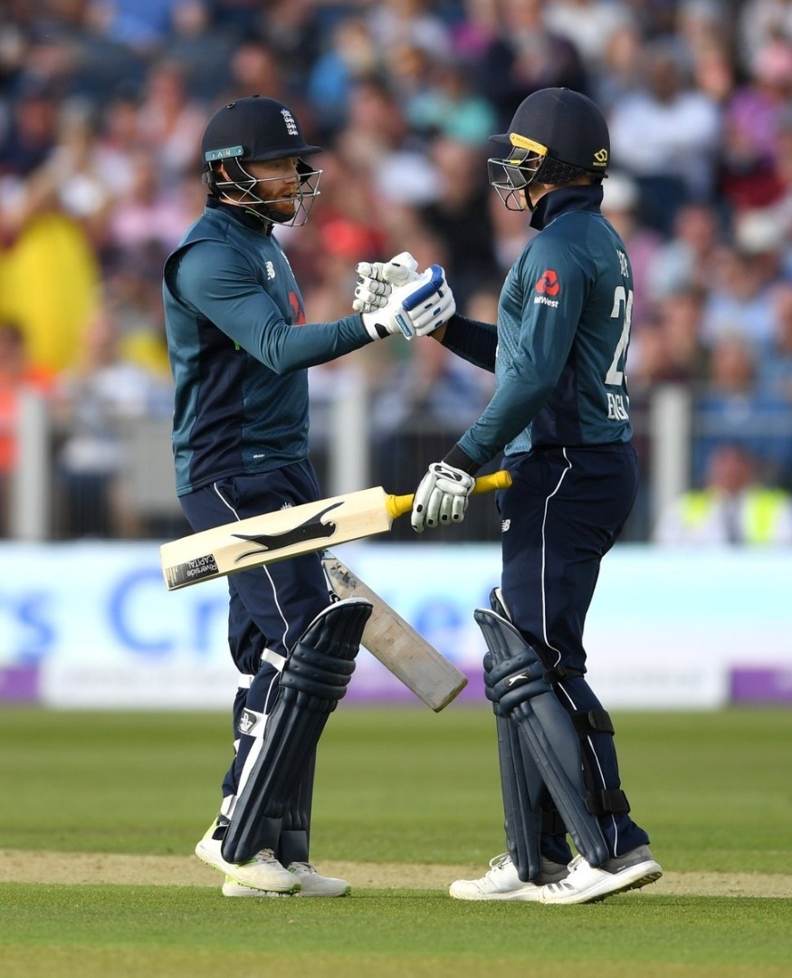 England beat Australia by six wickets, lead ODI series 4-0