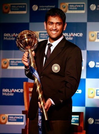 In 2009, Dhoni was presented with the ICC’s Test Championship Mace. India dethroned South Africa after winning the three-match Test series against Sri Lanka by 2-0/ Courtesy: Twitter