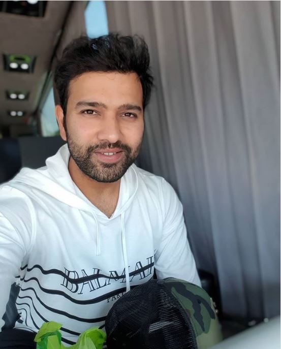 Selfie time for ‘Hitman’ Rohit Sharma. The star Indian opener clicks a selfie while on his way to Cardiff/ Photo Courtesy: Instagram