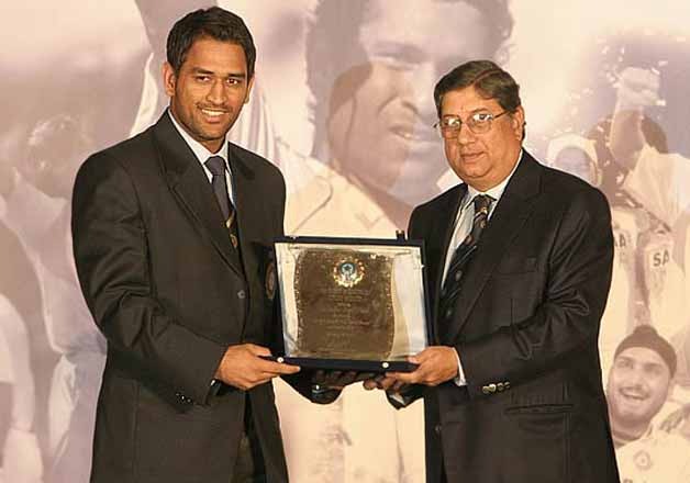The T20 World Cup victory and leading his team to win the the tri-series against Australia, bagged him the Rajiv Gandhi Khel Ratna award in 2007/ Courtesy: Twitter