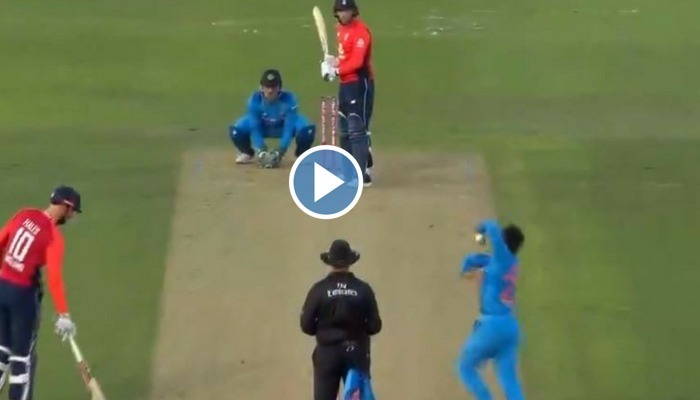 kuldeep yadav gets perfect treatment from dhoni after remaining wicket less in 2nd t20i WATCH: Dhoni 'treats' Kuldeep perfectly despite remaining wicketless in Cardiff