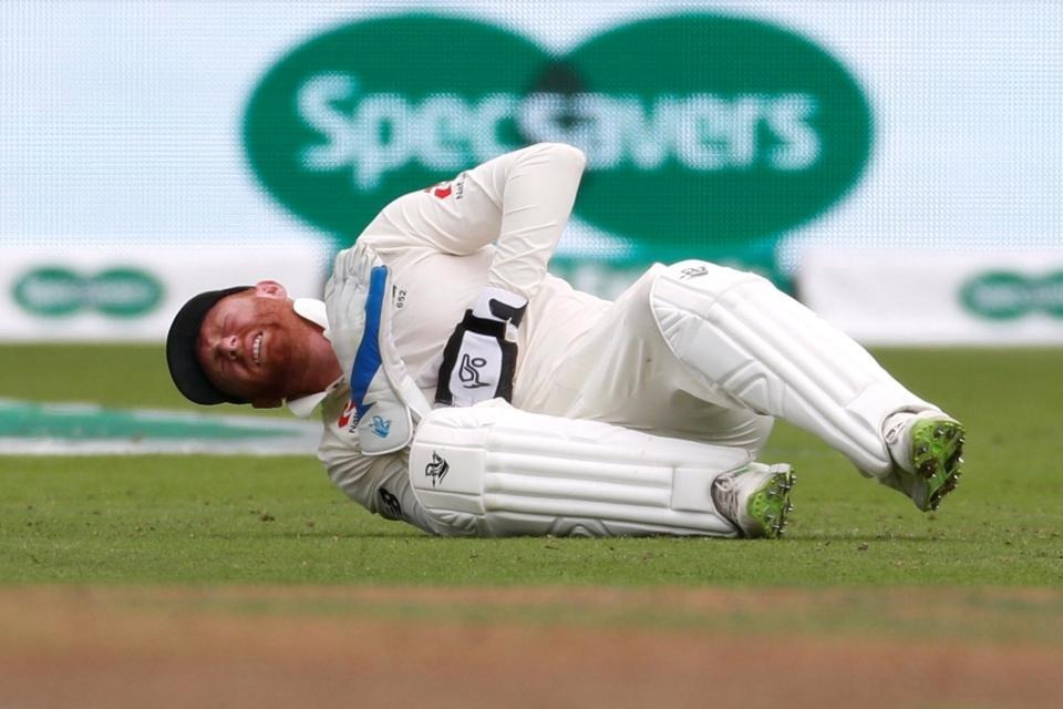 Jonny Bairstow fractures his finger during 3rd Test