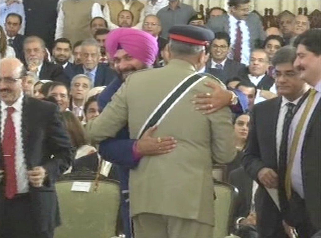 Former Indian legend slams Sidhu for hugging Pak army chief