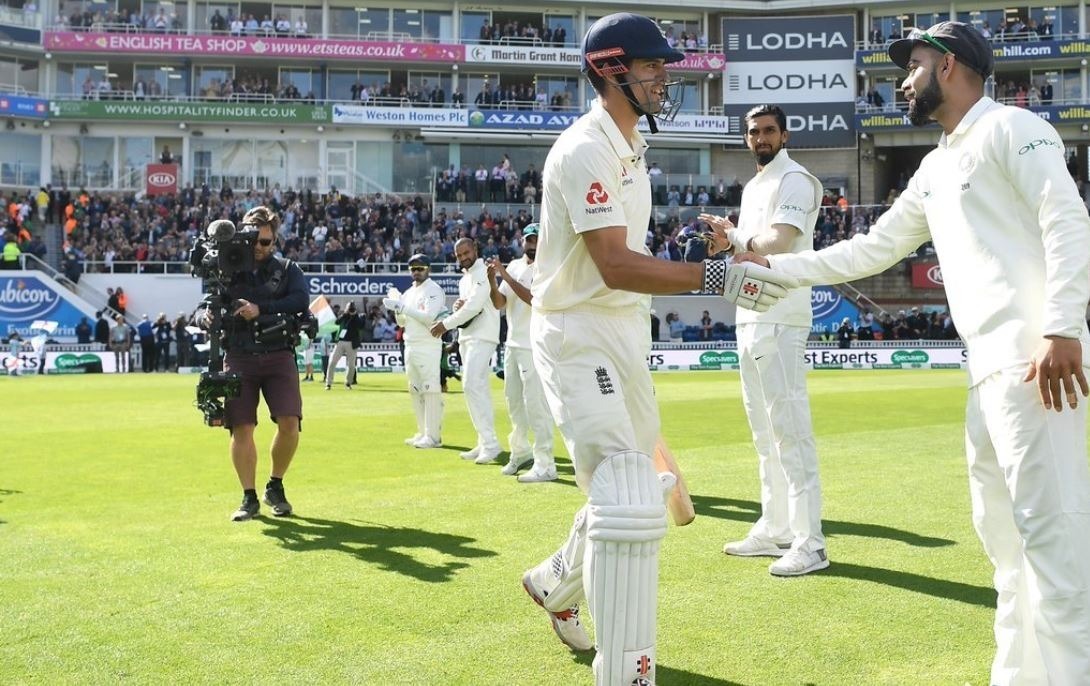 team india gives guard of honour to alastair cook Team India gives guard of honour to Alastair Cook