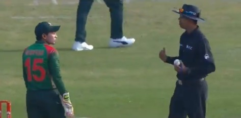 WATCH: A 'bizarre incident' during the third ODI between Bangladesh and Zimbabwe