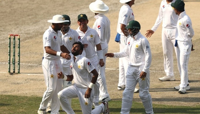 pak vs aus 1st test day 3 after 1st test ton asifs maiden 5 for helps bowling out australia for 202 After 1st Test ton, Asif's maiden 5-for helps bowling out Australia for 202