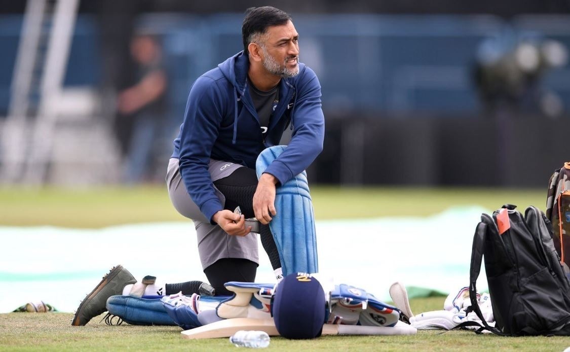 This is how MS Dhoni reacted when selectors informed him about the T20 snub