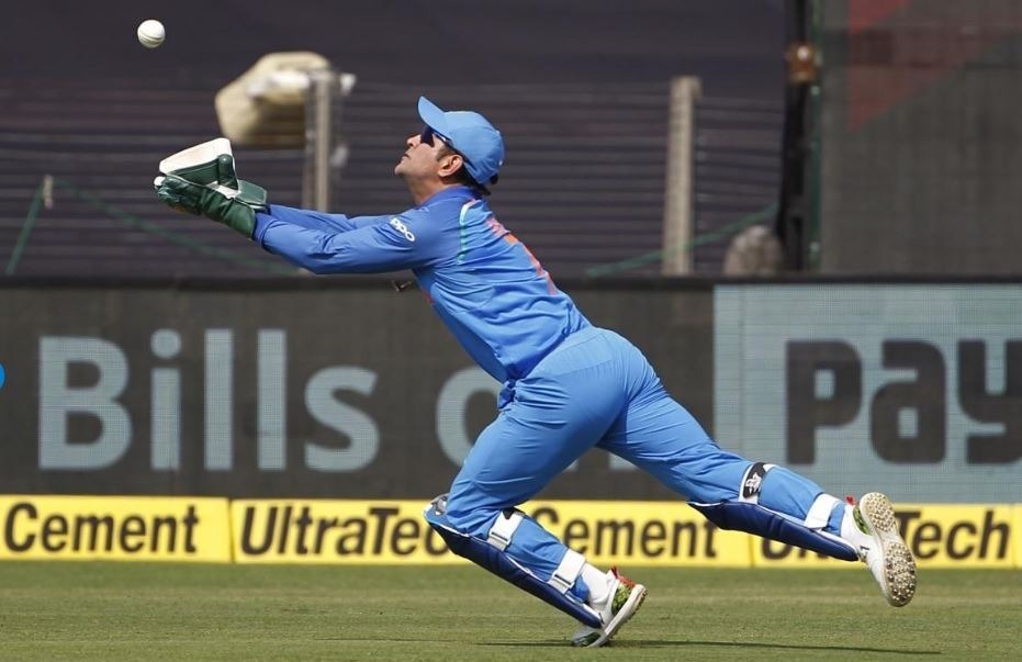 video ms dhonis acrobatic catch in the third india vs west indies odi gets twitter going 15 hours after T20 snub, Dhoni answers critics with stunning catch