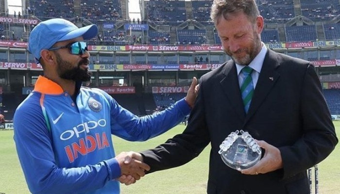 watch chris broad gets memento from virat kohli on 300th odi as referee WATCH: Chris Broad gets memento from Virat Kohli on 300th ODI as referee