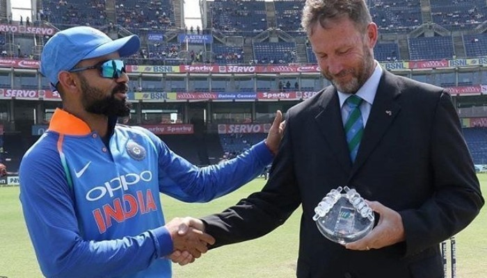 WATCH: Chris Broad gets memento from Virat Kohli on 300th ODI as referee