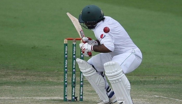Sarfraz won't take the field due to head blow, Shafiq to lead on day 4