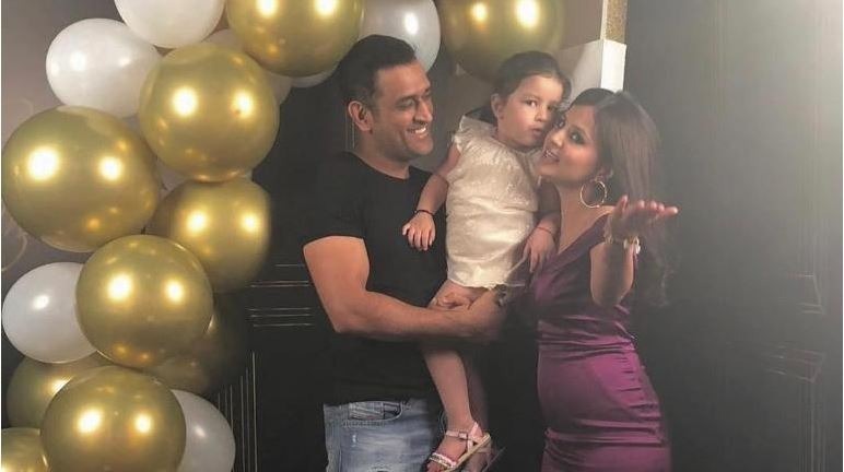 watch dhoni celebrates wife sakshis birthday with daughter ziva and pandya WATCH: Dhoni celebrates wife Sakshi's birthday with daughter Ziva and Pandya